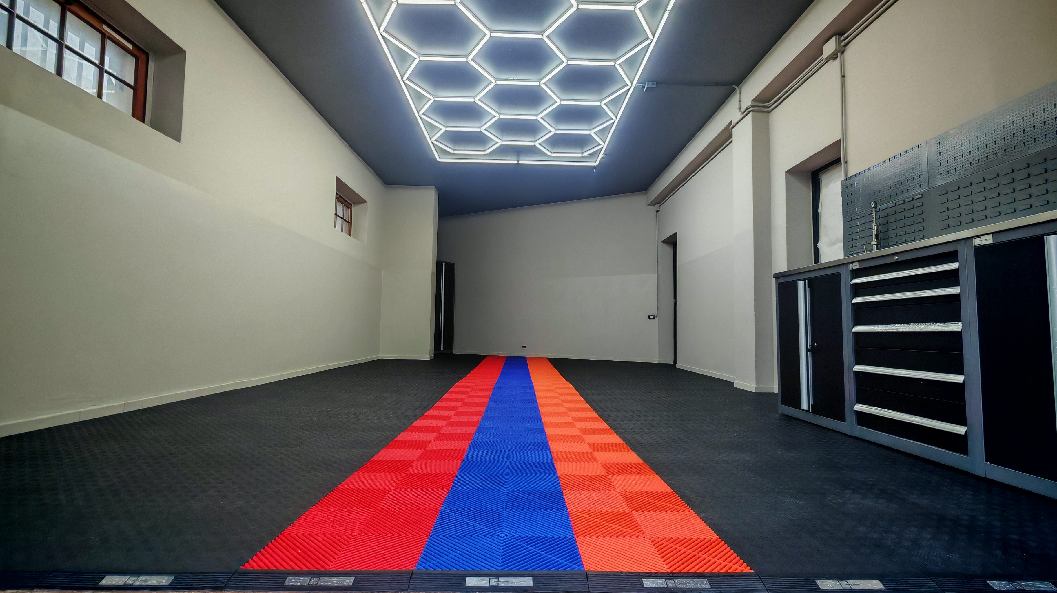 Pavimenti modulari per garage: guida completa 2026